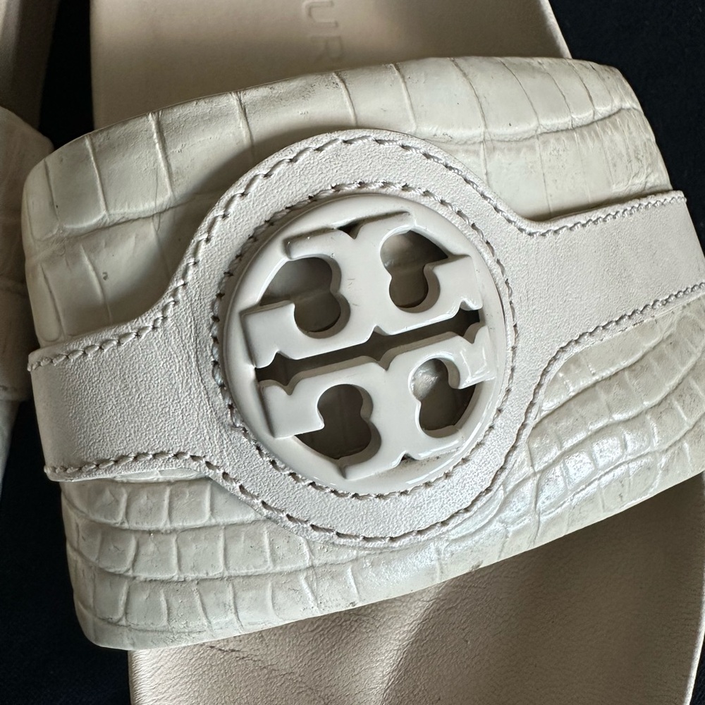 Tory Burch Carson Women's Beige Croc-Embossed Slide Sandals size 9 - Picture 10 of 16